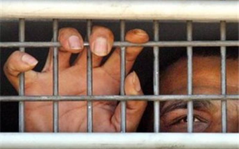 الأسرى الإداريون يرفضون فك الإضراب