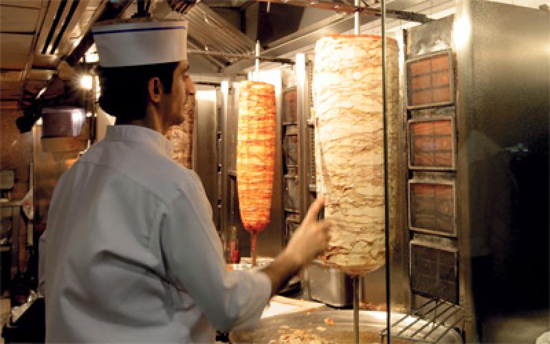 " اصحاب المطاعم" تطالب باعفاء "الوجبات" من الضريبة