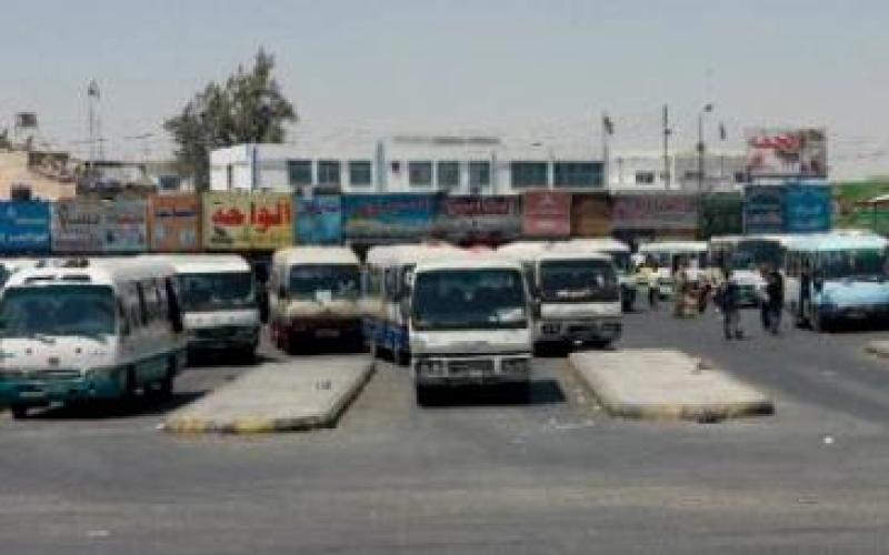 طلبة الازرق يشكون تقطع السبل بهم في الزرقاء بعد العصر