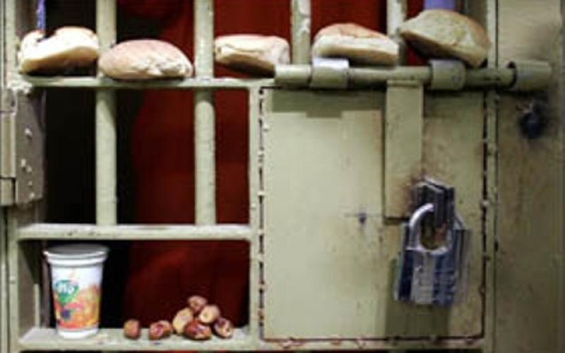 أسرى أردنيون يتجهون للإضراب