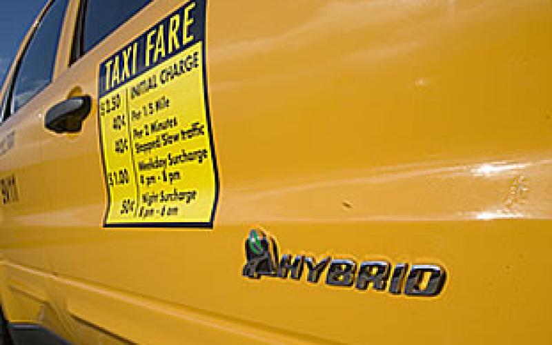 الأمانة تعمل على طرح سيارات هايبرد لنقل المواطنين - صوت