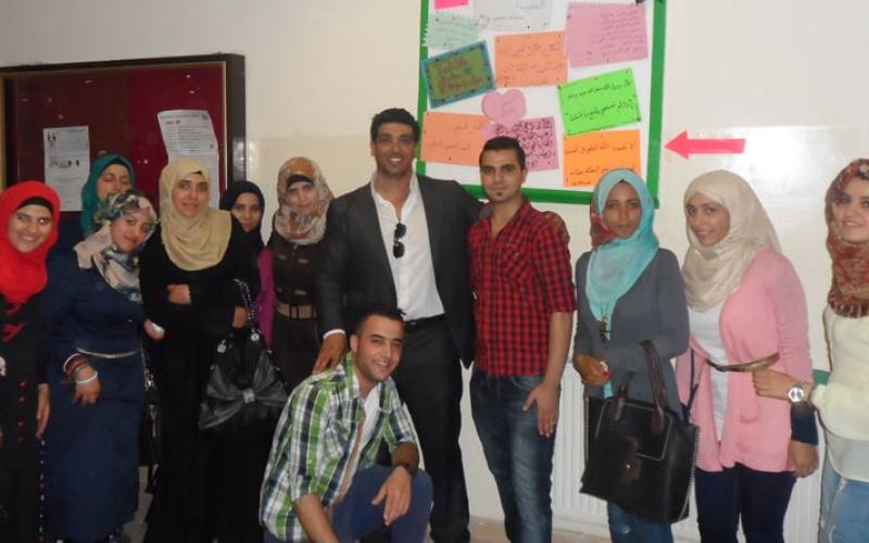 جداريات توعوية لطلبة العلوم الانسانيه والاجتماعيه ينجزها طلبة مساق مهارات الحياة 