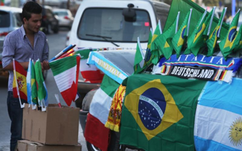 التوجيهي و"التشفير" ينغصان متعة الزرقاويين بالمونديال