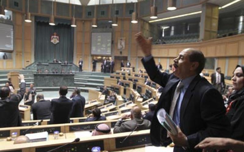 النواب يقتطعون 100 دينار من رواتبهم لصالح أهالي قطاع غزة