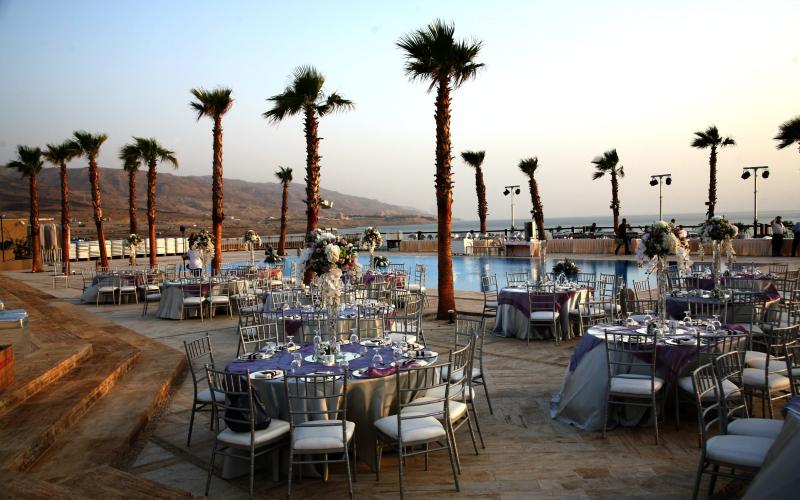 إغلاق مطعم "هوليدي إن" إثر تسمم عائلة العويوي