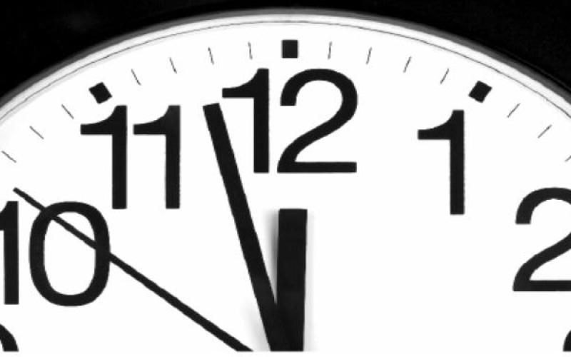 العمل بالتوقيت الشتوي بعد منتصف الليلة