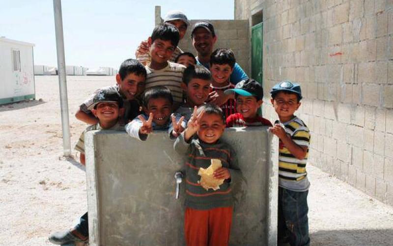 أطفال اللاجئون السوريون في مخيم الزعتري