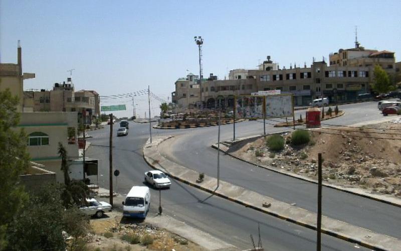 سائقون متهورون يحولون دوار البتراوي الى ميدان للتفحيط