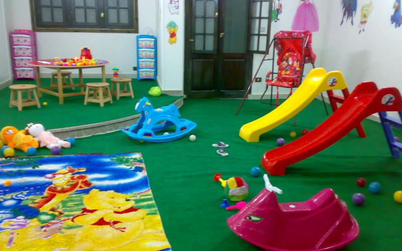 وزارة العمل تلزم القطاع الخاص إنشاء حضانات