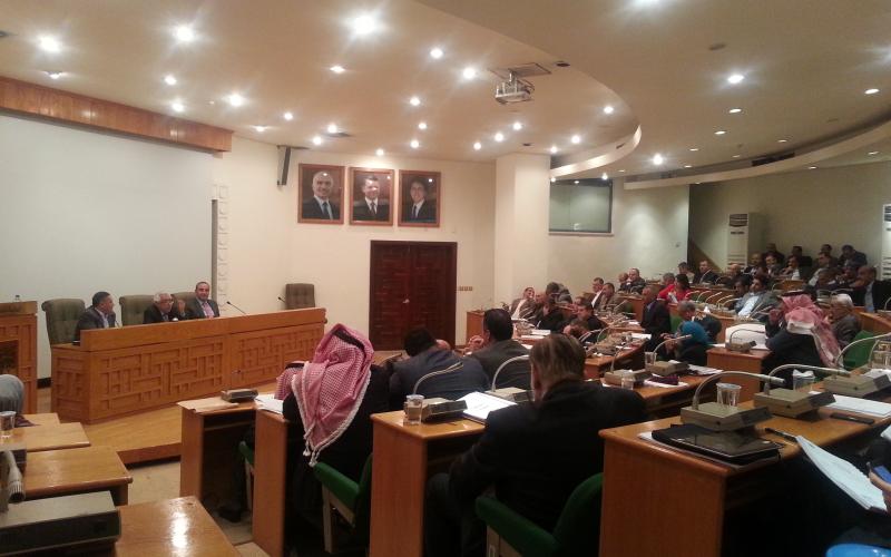 أمين عمّان يؤكد تهديده من قبل أصحاب بسطات 