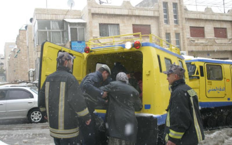 الدفاع المدني يتعامل مع 1686 حالة إنقاذ خلال العاصفة الثلجية