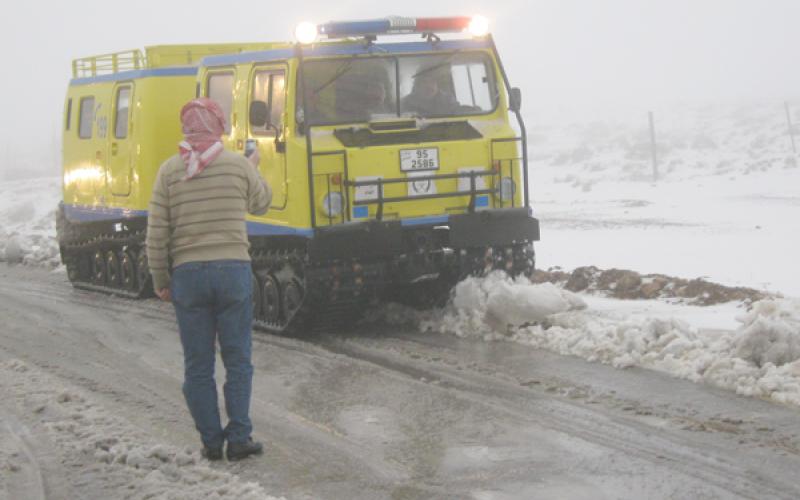 الدفاع المدني: 269 حالة غسيل كلى و104 حالات ولادة منذ الأربعاء