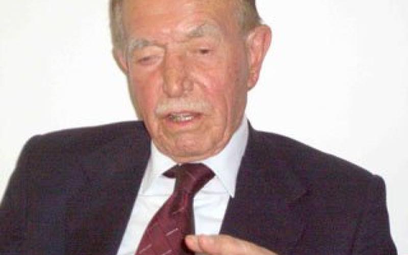 رابطة الكتاب تعلن أسماء المكرمين بجائزة "أبو غربية" لثقافة المقاومة