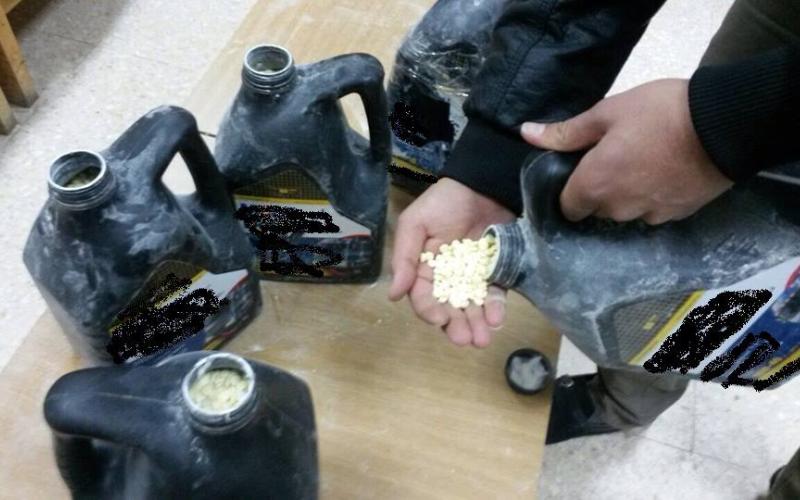 ضبط 135 ألف حبة مخدرة في جالونات زيوت