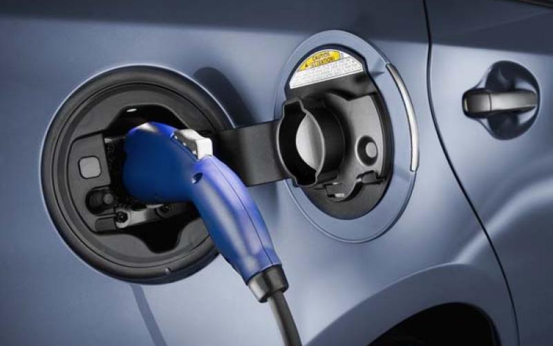 الأمانة: 10محطات تزويد لسيارات تعمل على الكهرباء