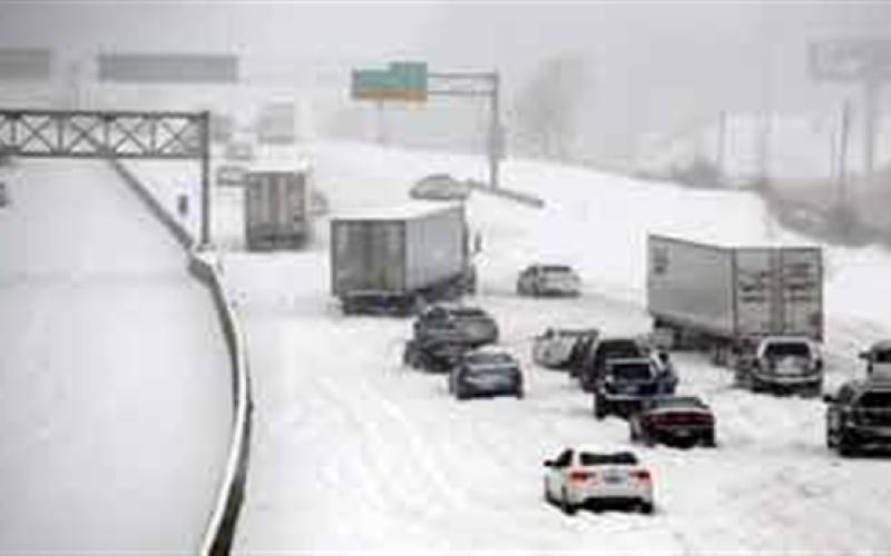 الأمانة والسير ترفعان 1000 مركبة عالقة خلال العاصفة