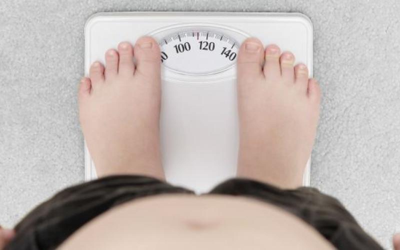 سمنة الأطفال.. مخاطر أكبر من أعمارهم