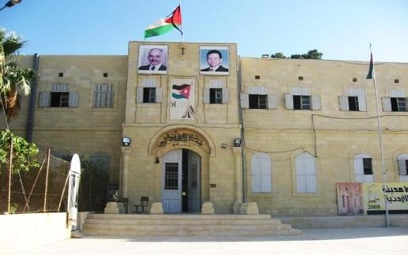 التربية تغلق 3 مدارس خاصة وتحيل 6 للمحكمة