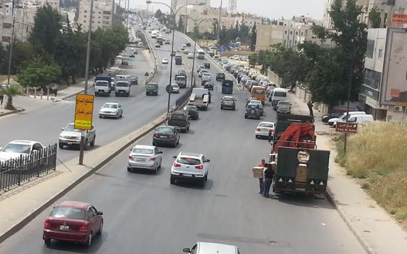 خطوط شوارع عمّان... ظلال تتسبب بحوادث المرور