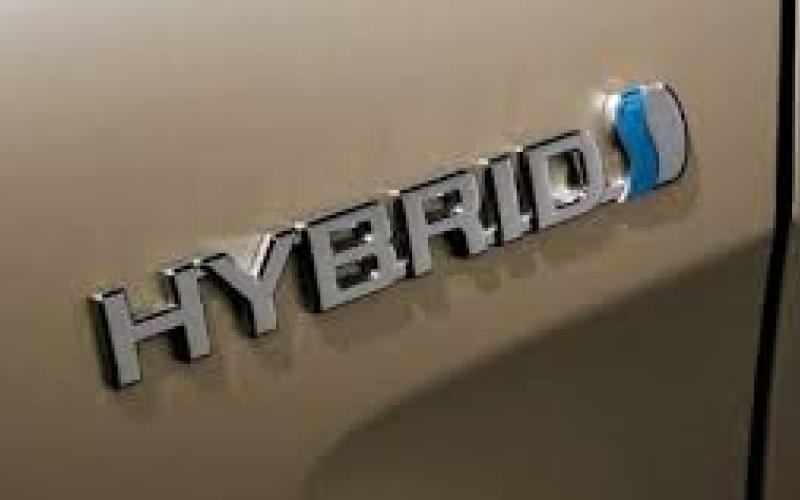 تعديل أسعار المشتقات النفطية وربطه بأجور النقل العام