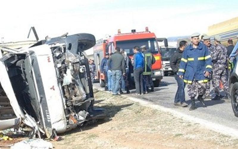 36 إصابة بتدهور حافلة نقل طلبة