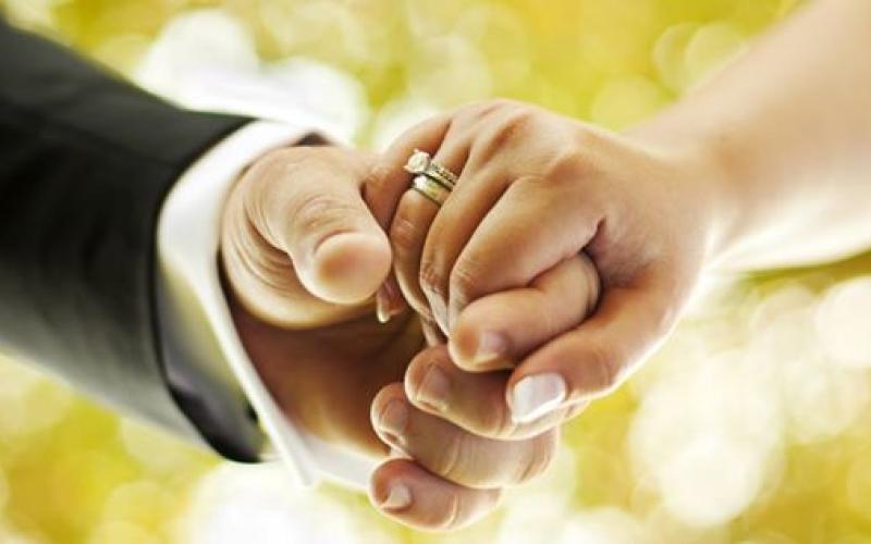 "أرض- العون القانونيّ" تطلق حملة لتثبيت عقود الزواج