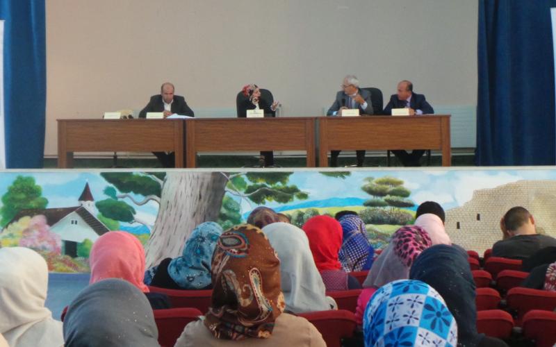 مشاركون في مناظرة لراديو البلد: المطلوب إيجاد سلطة وطنية تراقب تطبيق اللامركزية