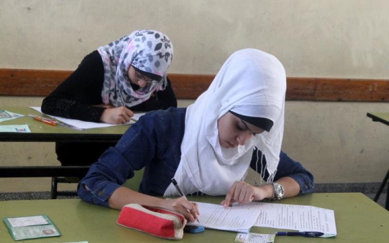 طلبة توجيهي يصبون غضبهم على الوزارة بعد امتحان الانجليزي