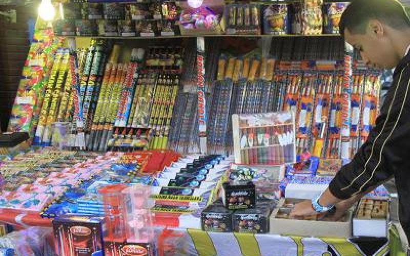 إيقاف 18 صاحب بسطة بنزين وسجائر ومفرقعات