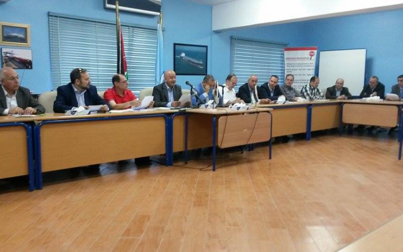 نقابات وغرف صناعية وتجارية تحمّل إدارة "ميناء الحاويات" مسؤولية الأزمة