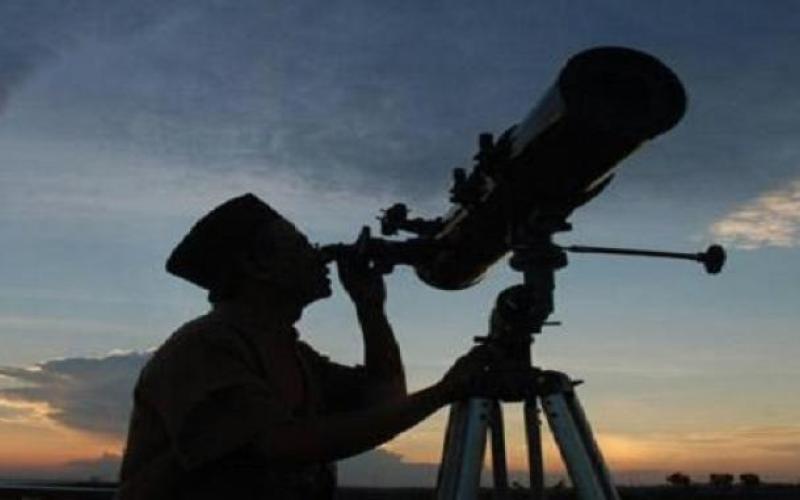 الجمعة أول أيام العيد فلكيا