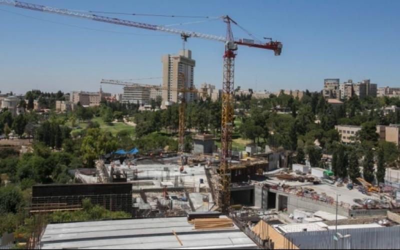 سلطات الاحتلال تقر إجراءات للبناء فوق مقبرة إسلامية