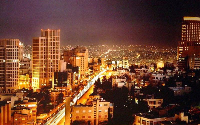 توقعات بارتفاع الأحمال الكهربائية وانقطاعات متفرقة خلال الموجة الحارة