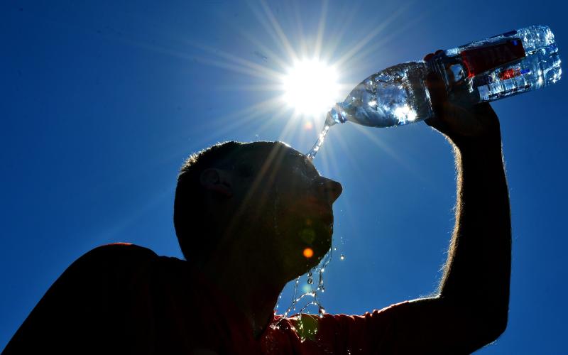 الموجة الحارة... إجراءات وقائية والاحتراز سيّد الموقف