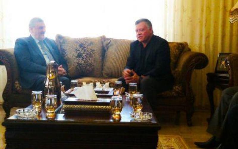 الملك يزور منزل أبوزنط لتقديم العزاء