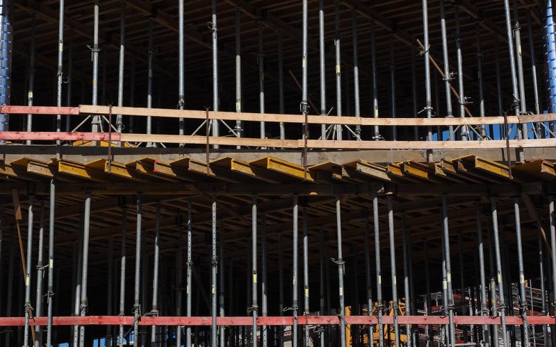 مكاتب هندسية تستغل خريجين جدد في التحايل على الأنظمة