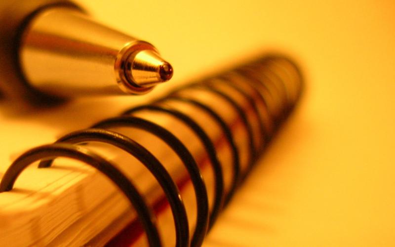 آراء: تشريعات وبيروقراطية تعيق الاستثمار