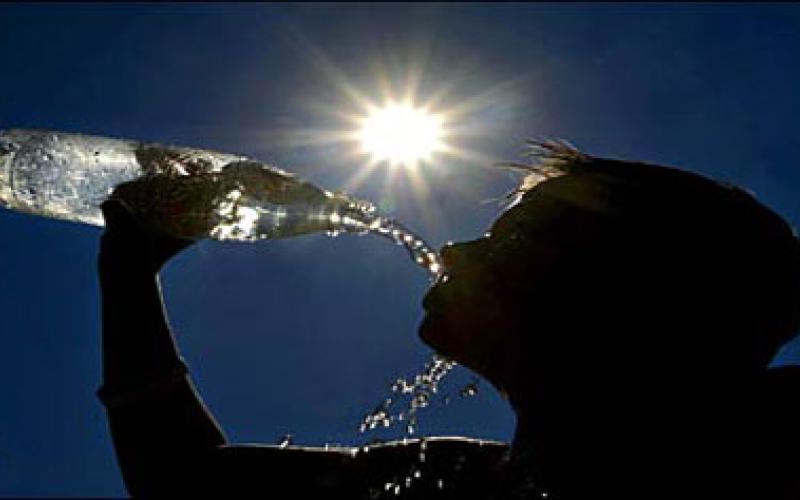 طقس صيفي والحرارة أعلى من المعدل