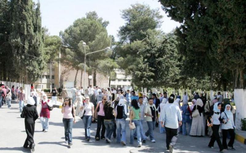 الحكومة تتراجع عن قرار إلغاء مكرمات وتعديل معدلات القبول