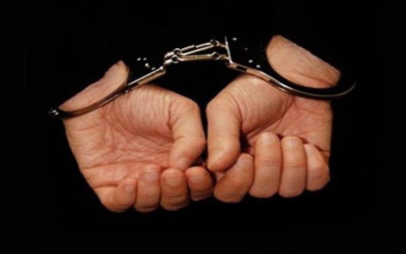 القبض على 4 متهمين بسرقة 150 ألف دولار