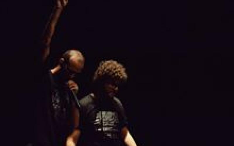 الموسيقى التجارية وموسيقى الاندرجراوند