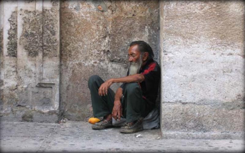 "مشردو" الزرقاء.. الملف التائه بين "التنمية" و"الصحة"