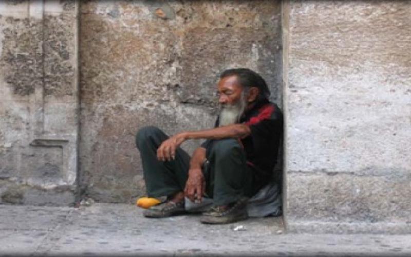 "مشردو" الزرقاء.. الملف التائه بين "التنمية" و"الصحة"