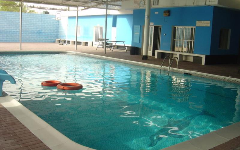 أحواض السباحة.. عندما تصبح "مكرهة" صحية