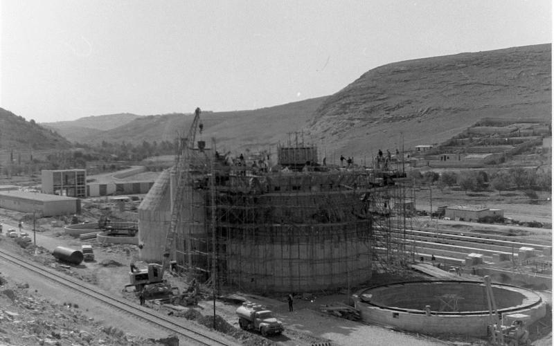 مشكلات بيئية سببها محطة عين غزال ومكب النفايات والمسلخ