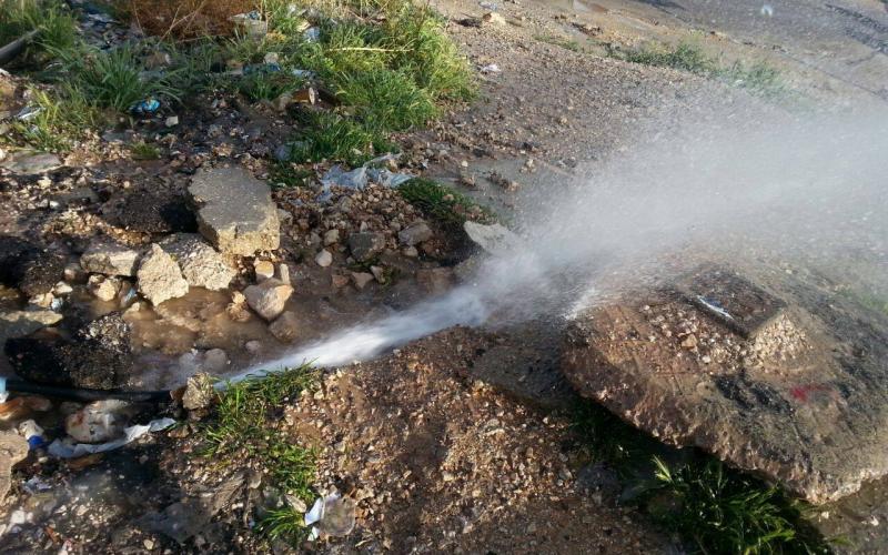 خلل على خط الزرقاء يؤخر توزيع المياه