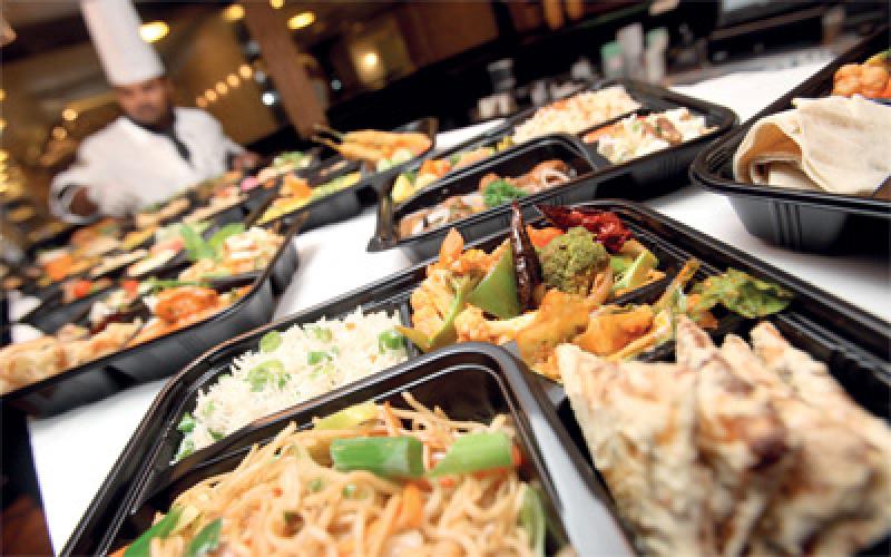 "حماية المستهلك" تطالب بسقوف سعرية لوجبات المطاعم