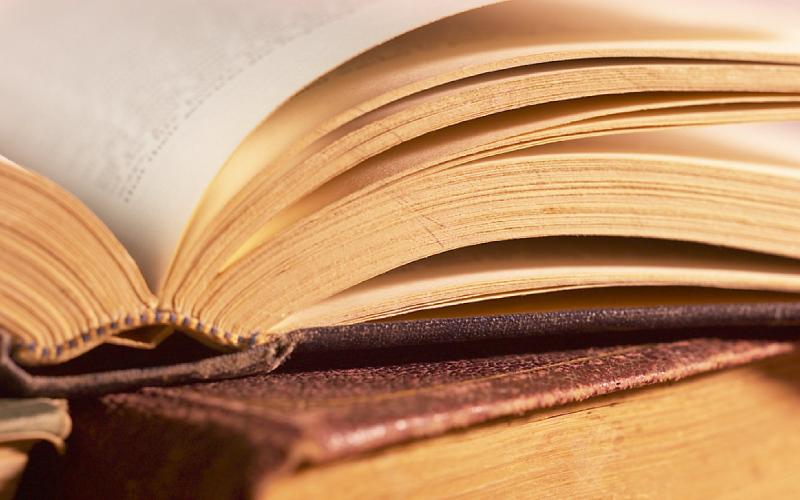 الكتاب.. نافذة اللاجئ السوري على الماضي والحاضر