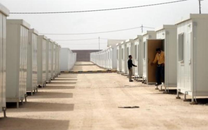 إعادة ترتيب الكرافانات في مخيم الزعتري