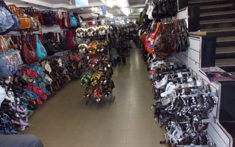 اعتصام متضرريين من إلغاء الجمارك على مستوردات